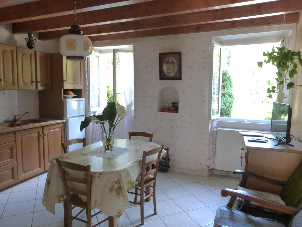 Au Coeur De La Campagne - Gite Non Loins D'Annecy- A 17 Min D'Annecy - Tout Pret D'Aix Les Bains Saint-Girod Quarto foto